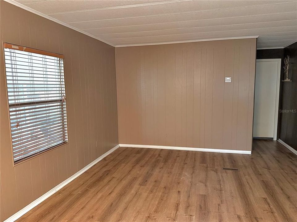 待售: $129,000 (2 贝兹, 2 浴室, 942 平方英尺)