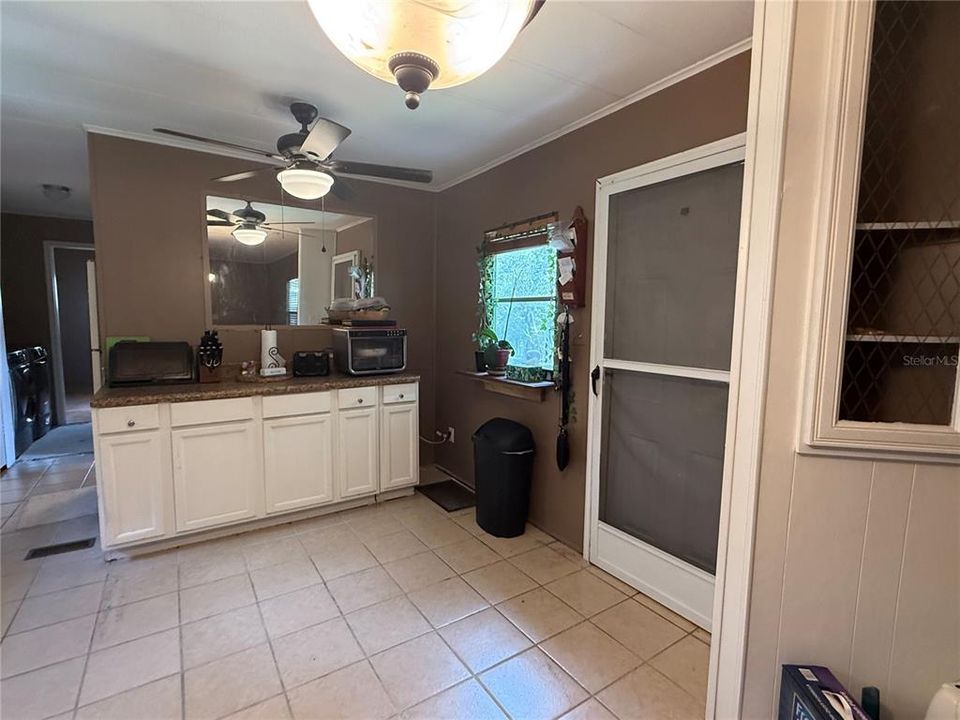 待售: $129,000 (2 贝兹, 2 浴室, 942 平方英尺)