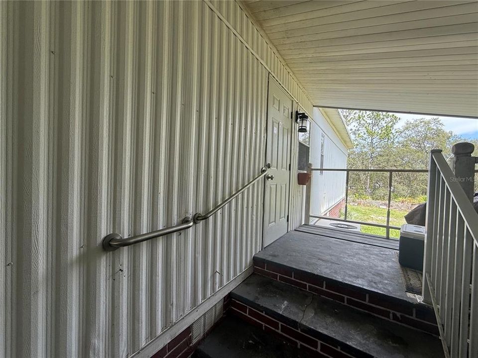 待售: $129,000 (2 贝兹, 2 浴室, 942 平方英尺)