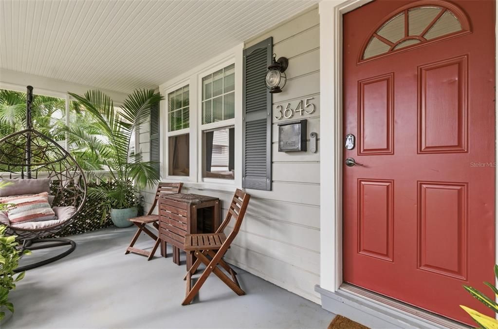 For Sale: $435,000 (2 beds, 1 baths, 906 Square Feet)