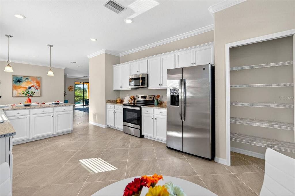 For Sale: $520,000 (3 beds, 2 baths, 1681 Square Feet)