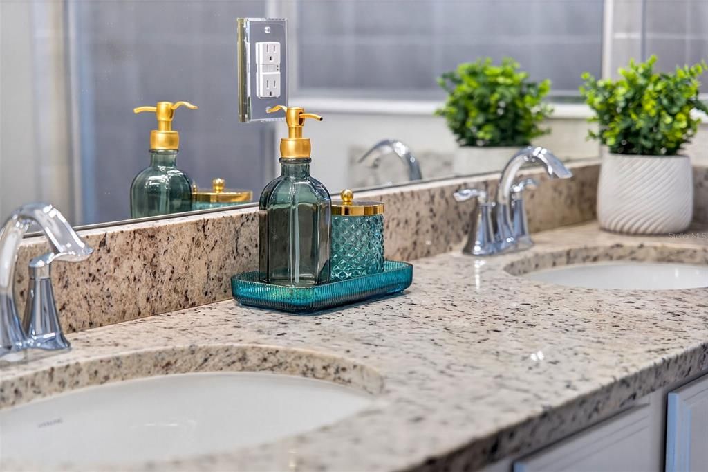 For Sale: $520,000 (3 beds, 2 baths, 1681 Square Feet)