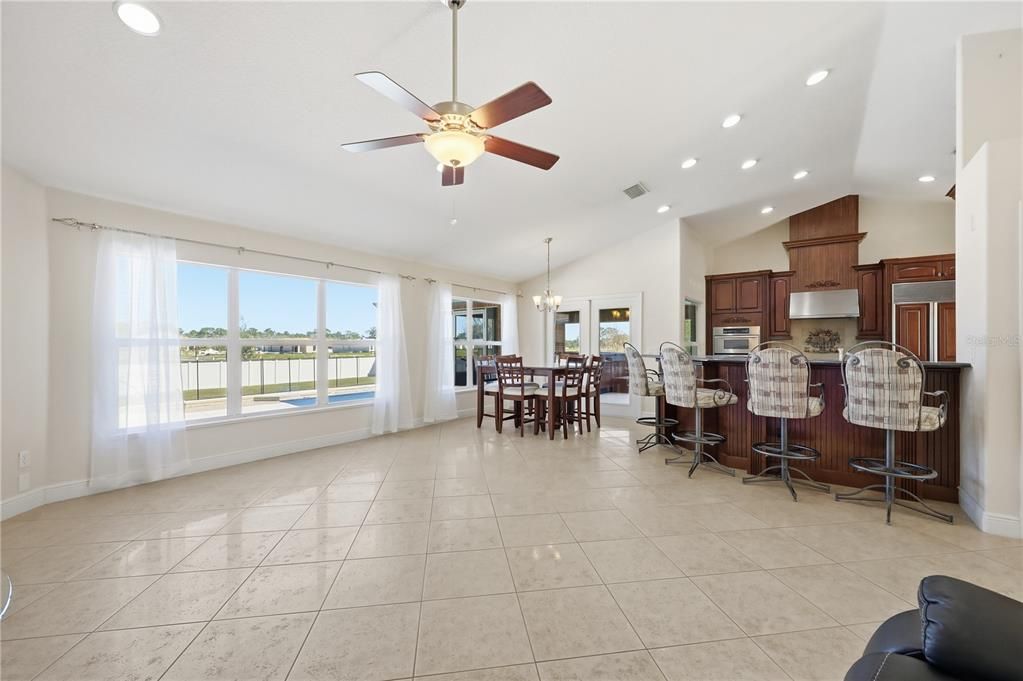 待售: $585,000 (4 贝兹, 3 浴室, 2170 平方英尺)