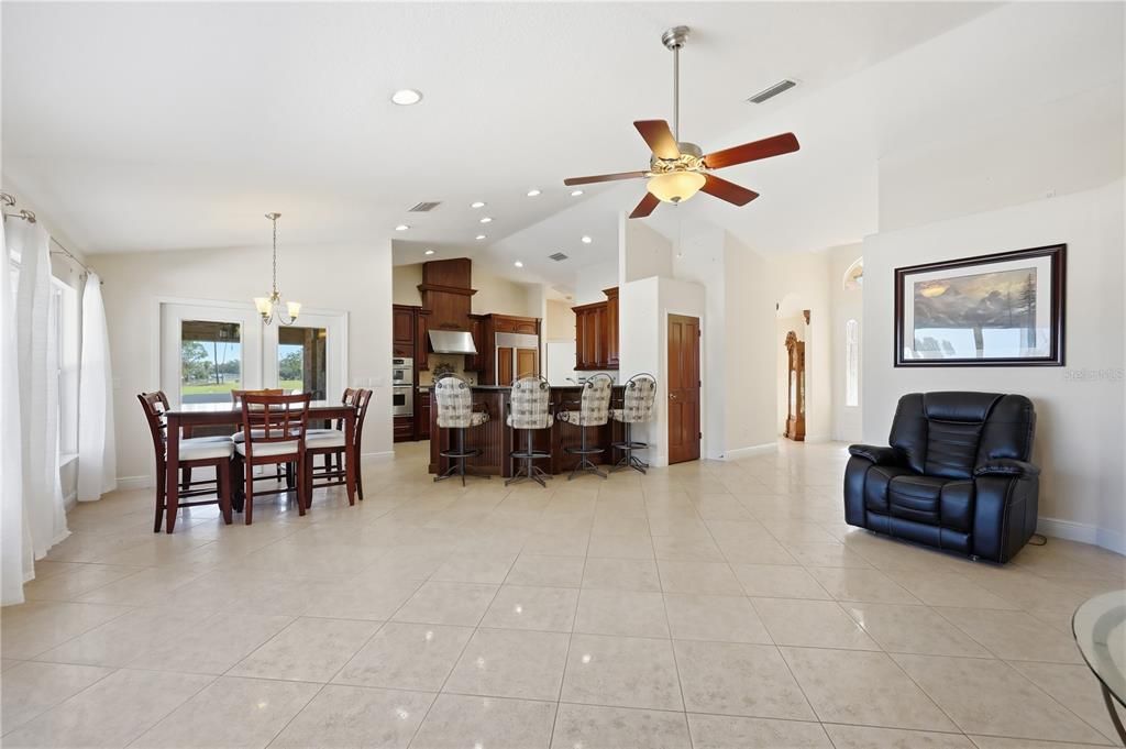 待售: $585,000 (4 贝兹, 3 浴室, 2170 平方英尺)