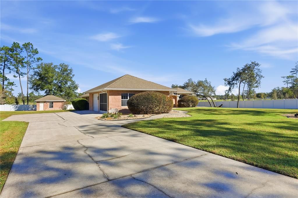 待售: $585,000 (4 贝兹, 3 浴室, 2170 平方英尺)