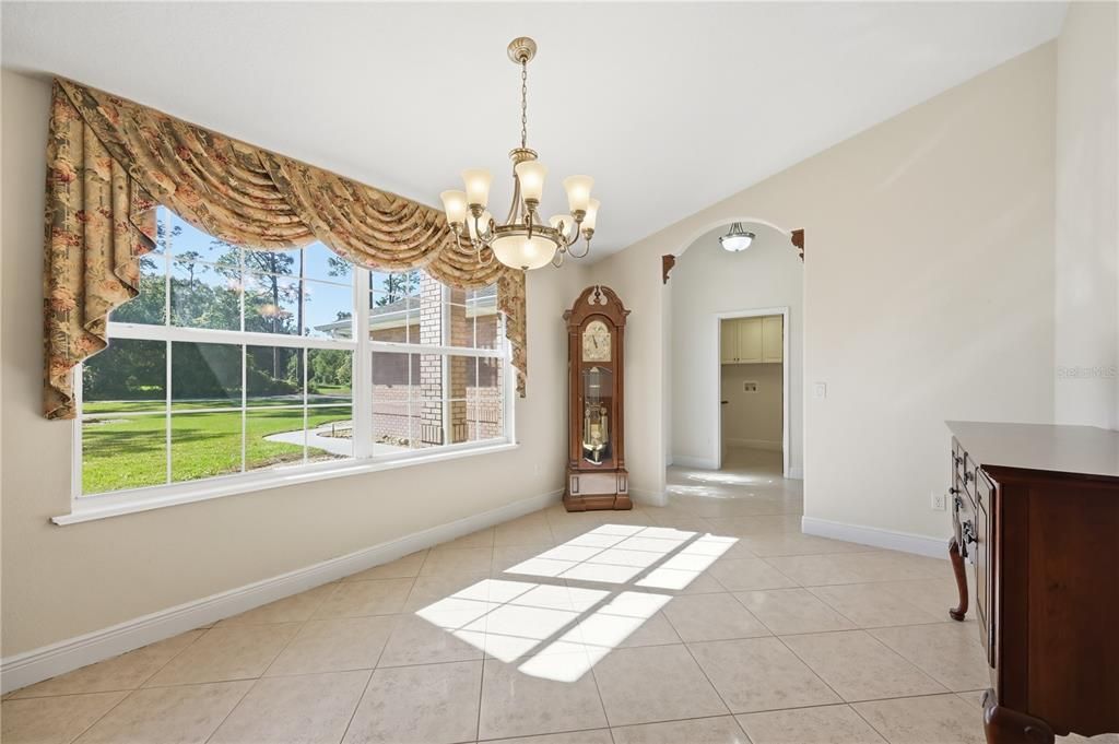 待售: $585,000 (4 贝兹, 3 浴室, 2170 平方英尺)