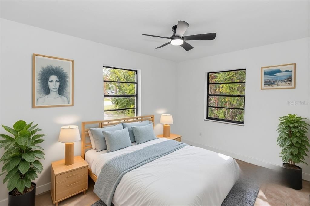 На продажу: $237,000 (2 спален, 1 ванн, 880 Квадратных фут)