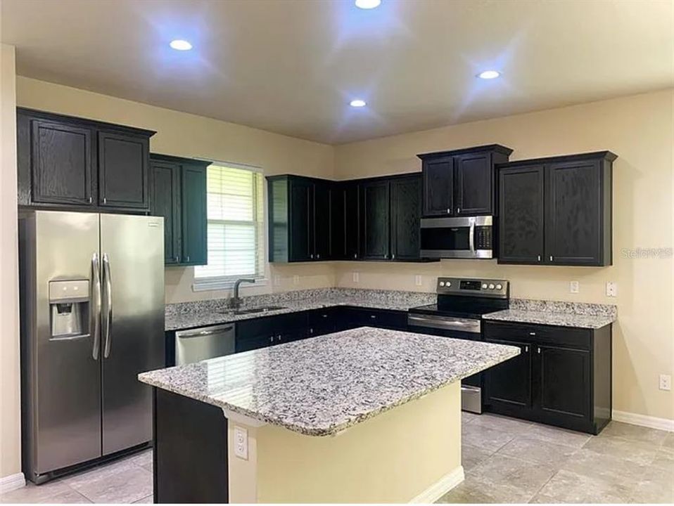 出租: $3,000 (3 贝兹, 2 浴室, 2014 平方英尺)