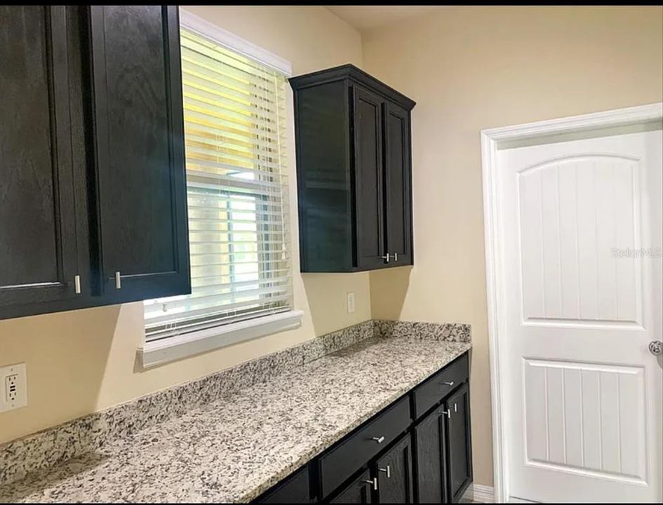 出租: $3,000 (3 贝兹, 2 浴室, 2014 平方英尺)