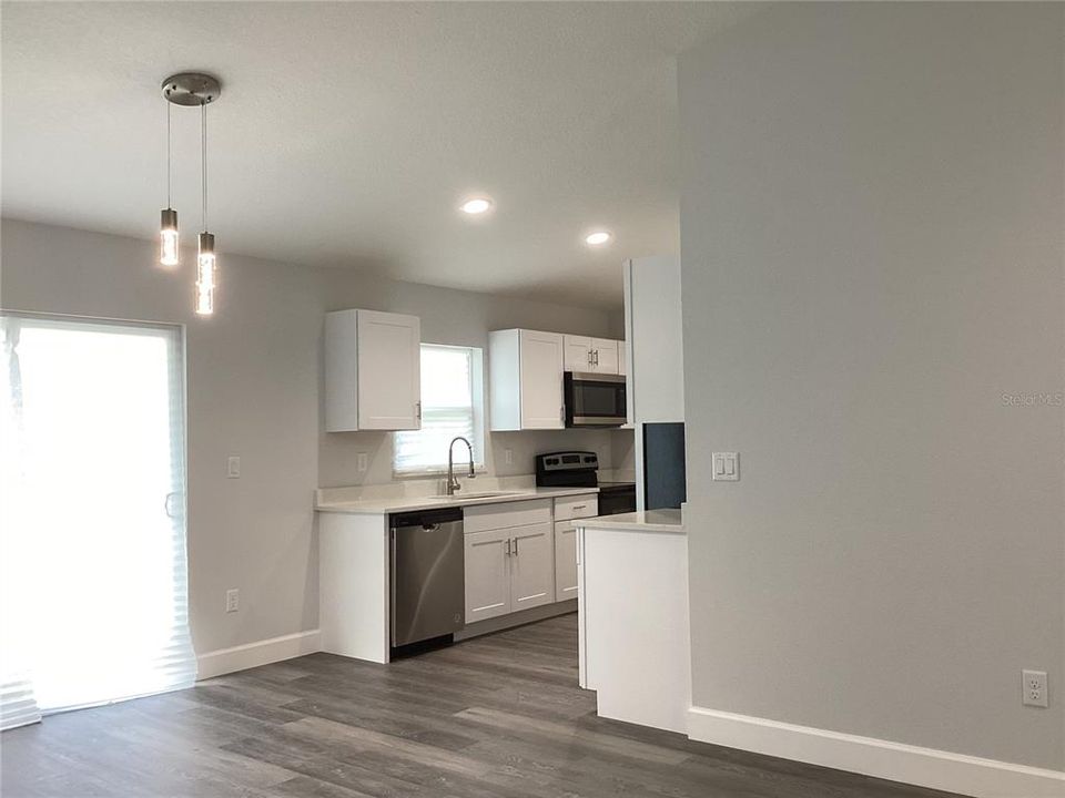 For Rent: $1,650 (3 beds, 2 baths, 1127 Square Feet)