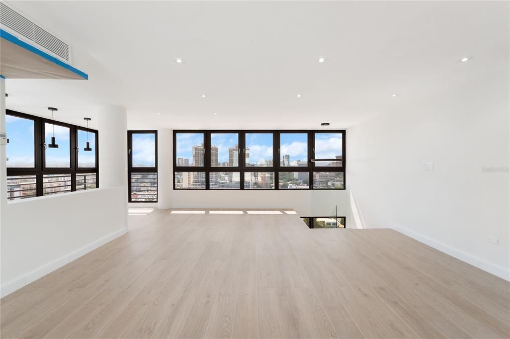 Active With Contract: $1,850,000 (3 beds, 3 baths, 2691 Square Feet)