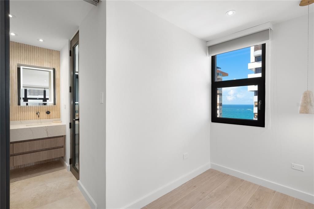 Active With Contract: $1,850,000 (3 beds, 3 baths, 2691 Square Feet)