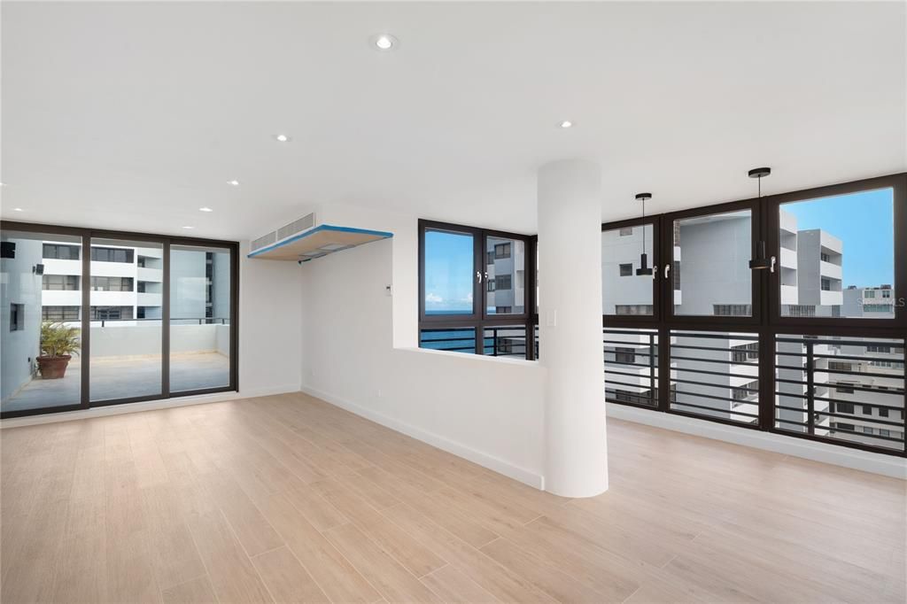 Active With Contract: $1,850,000 (3 beds, 3 baths, 2691 Square Feet)