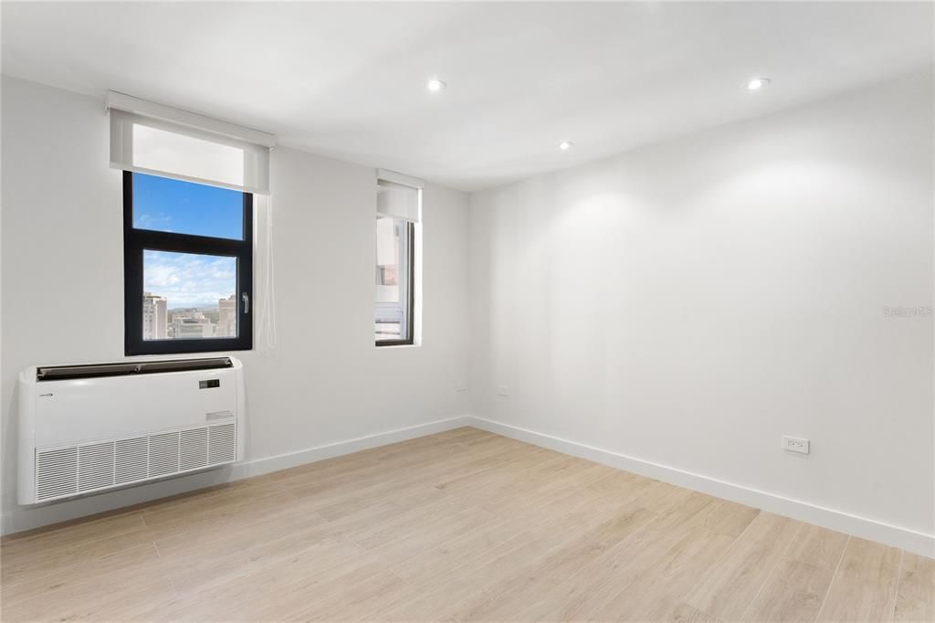 Active With Contract: $1,850,000 (3 beds, 3 baths, 2691 Square Feet)