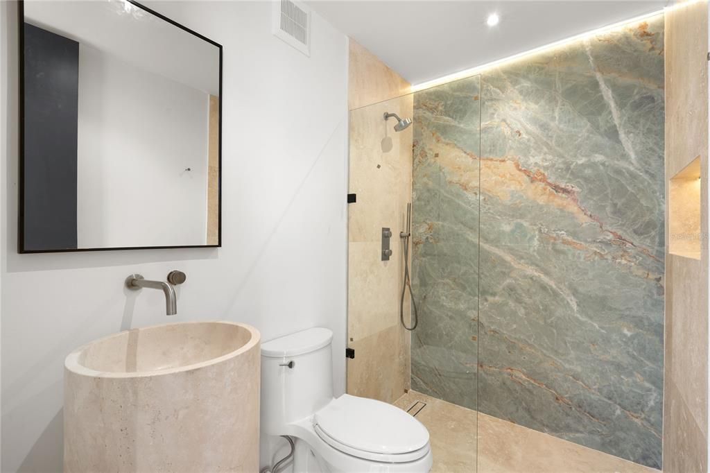 Active With Contract: $1,850,000 (3 beds, 3 baths, 2691 Square Feet)