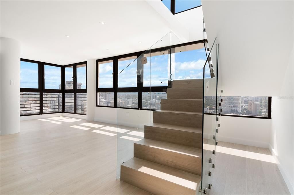 Active With Contract: $1,850,000 (3 beds, 3 baths, 2691 Square Feet)