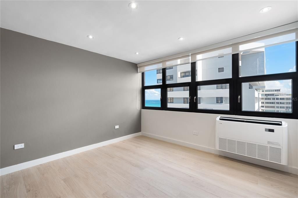 Active With Contract: $1,850,000 (3 beds, 3 baths, 2691 Square Feet)