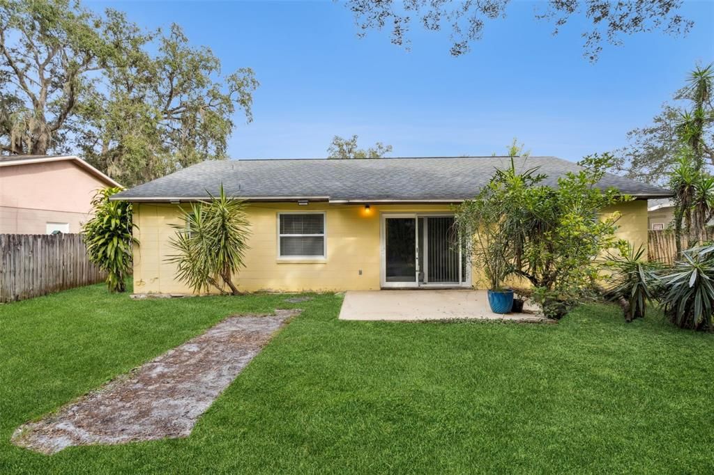 На продажу: $299,900 (2 спален, 2 ванн, 1032 Квадратных фут)