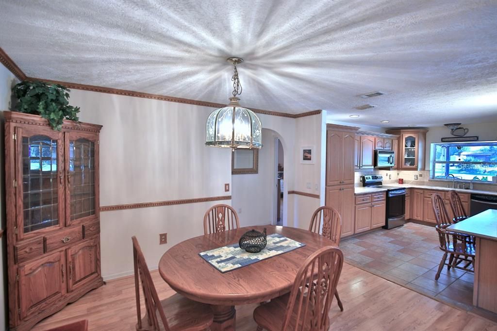 待售: $895,000 (3 贝兹, 2 浴室, 2584 平方英尺)