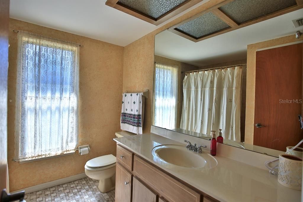 待售: $895,000 (3 贝兹, 2 浴室, 2584 平方英尺)