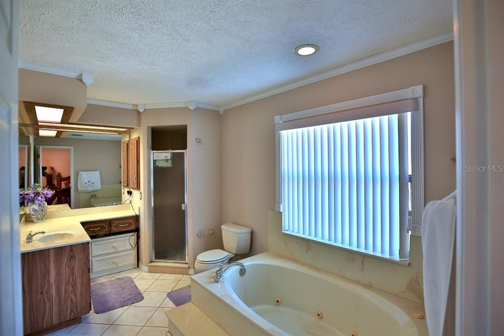 待售: $895,000 (3 贝兹, 2 浴室, 2584 平方英尺)