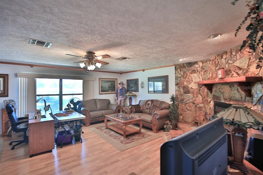 待售: $895,000 (3 贝兹, 2 浴室, 2584 平方英尺)