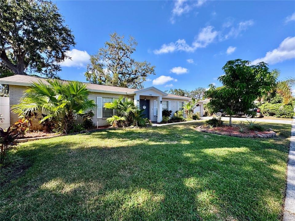 出租: $2,300 (3 贝兹, 2 浴室, 1645 平方英尺)