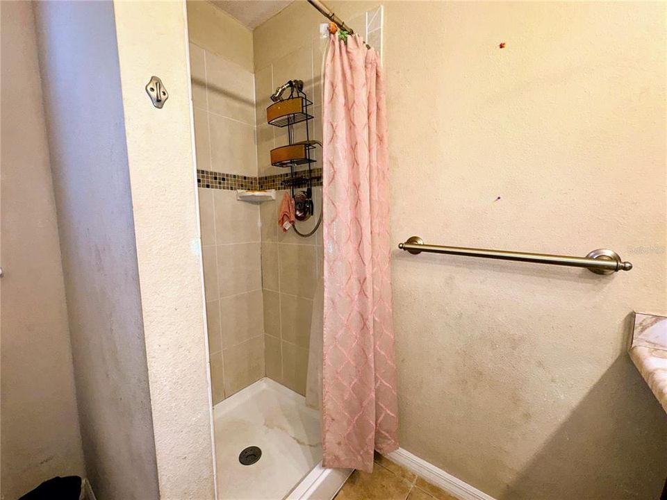 出租: $2,300 (3 贝兹, 2 浴室, 1645 平方英尺)