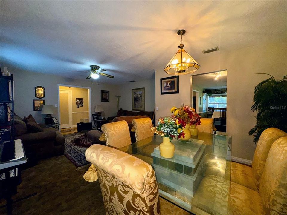 出租: $2,300 (3 贝兹, 2 浴室, 1645 平方英尺)