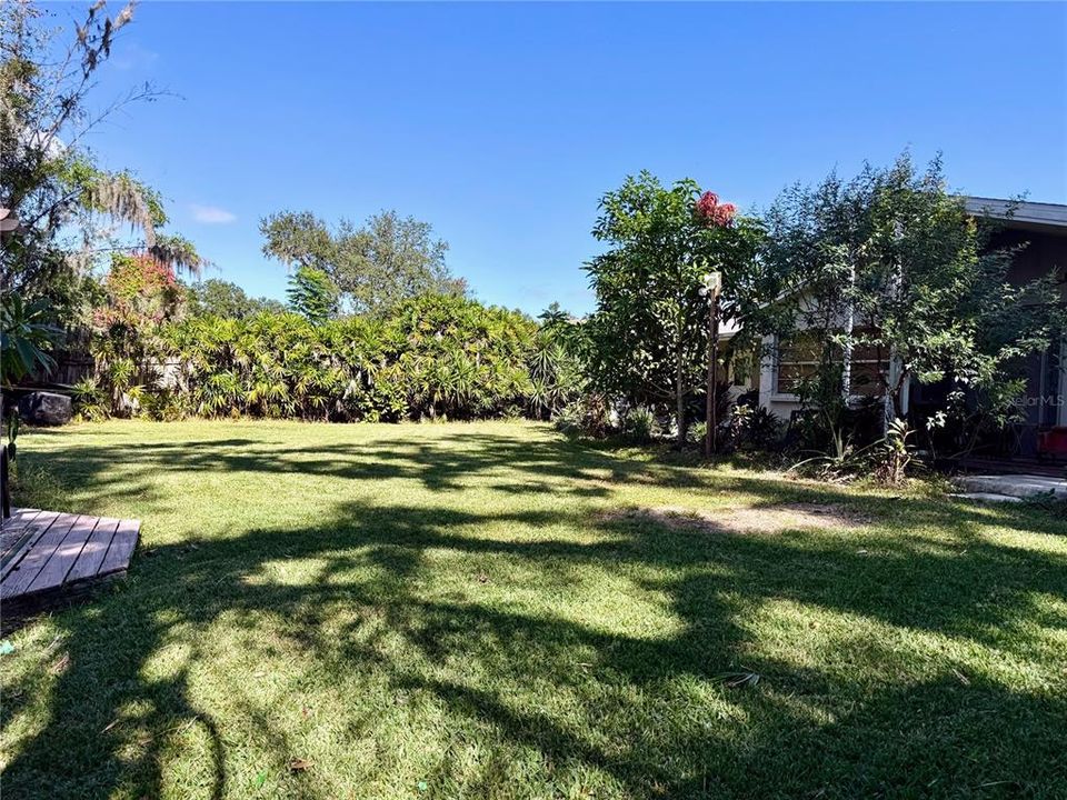 出租: $2,300 (3 贝兹, 2 浴室, 1645 平方英尺)