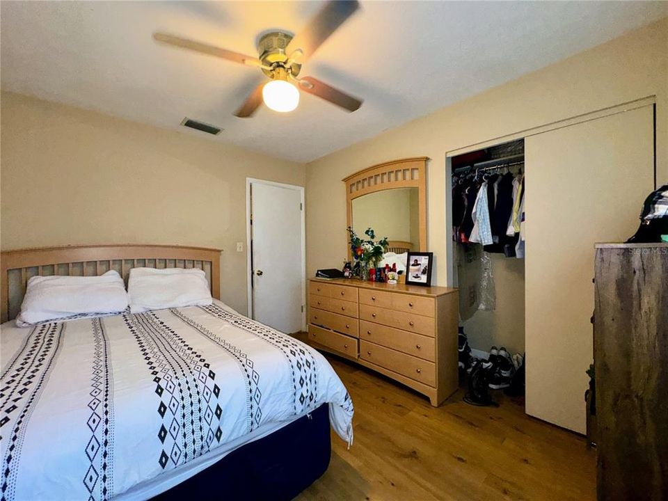 出租: $2,300 (3 贝兹, 2 浴室, 1645 平方英尺)