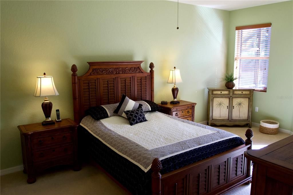 Activo con contrato: $479,900 (3 camas, 2 baños, 1629 Pies cuadrados)