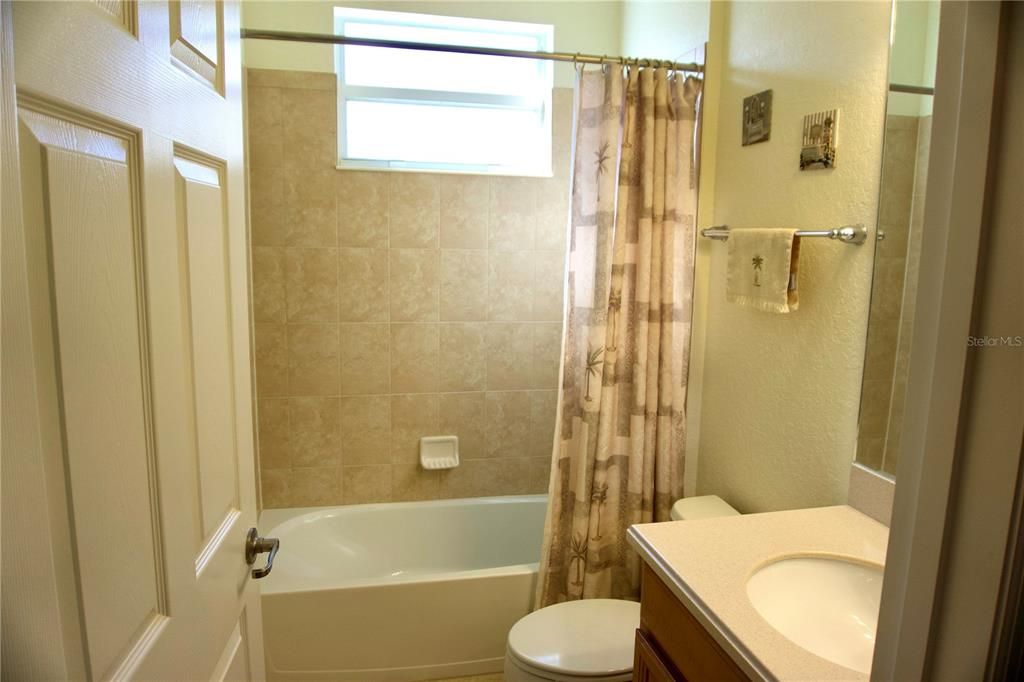 Activo con contrato: $479,900 (3 camas, 2 baños, 1629 Pies cuadrados)