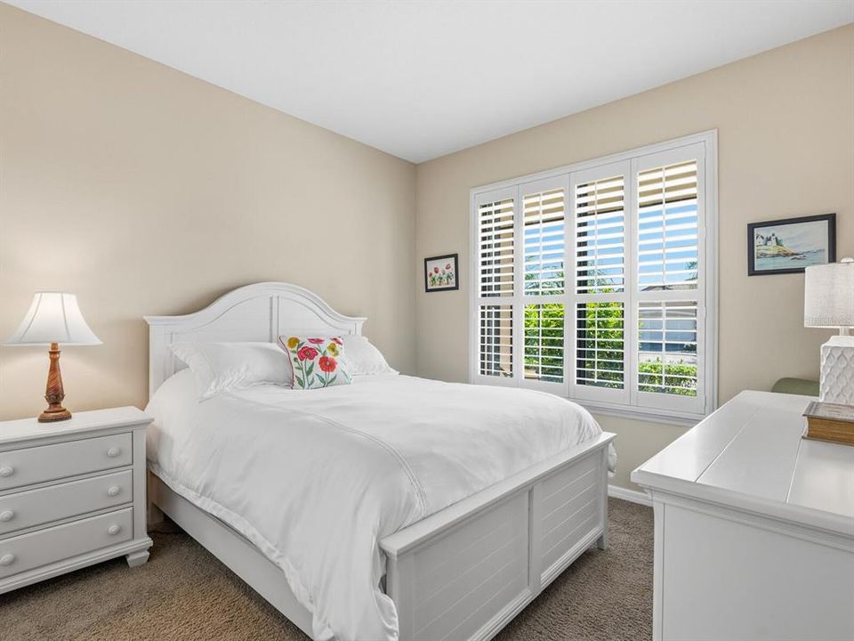 Active With Contract: $399,900 (2 beds, 2 baths, 1661 Square Feet)