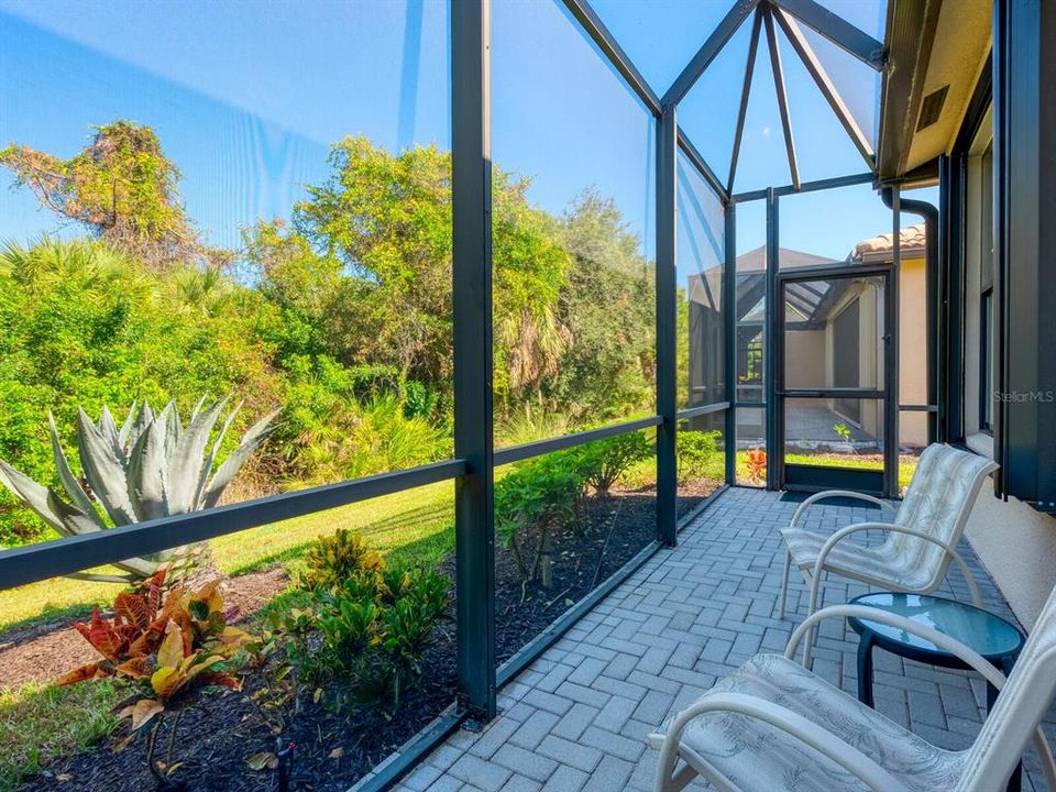 Active With Contract: $399,900 (2 beds, 2 baths, 1661 Square Feet)