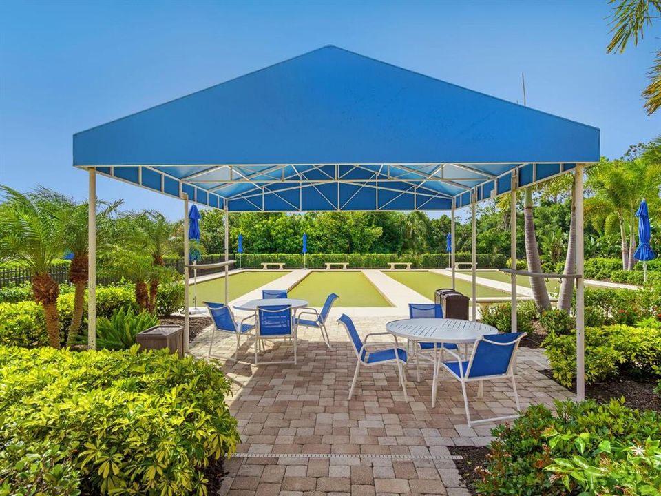 Active With Contract: $399,900 (2 beds, 2 baths, 1661 Square Feet)