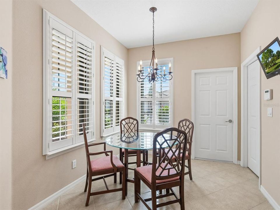 Active With Contract: $399,900 (2 beds, 2 baths, 1661 Square Feet)