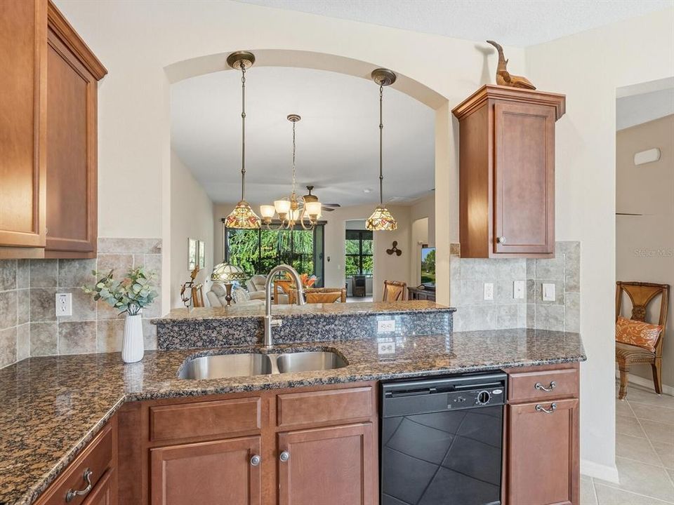 Active With Contract: $399,900 (2 beds, 2 baths, 1661 Square Feet)