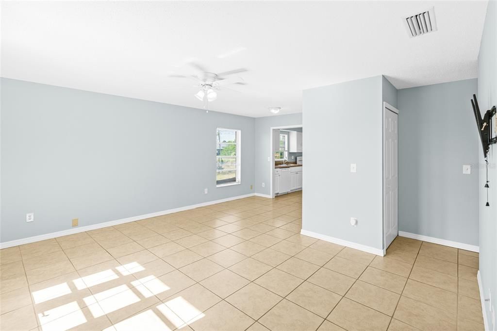 В аренду: $1,550 (2 спален, 1 ванн, 1122 Квадратных фут)