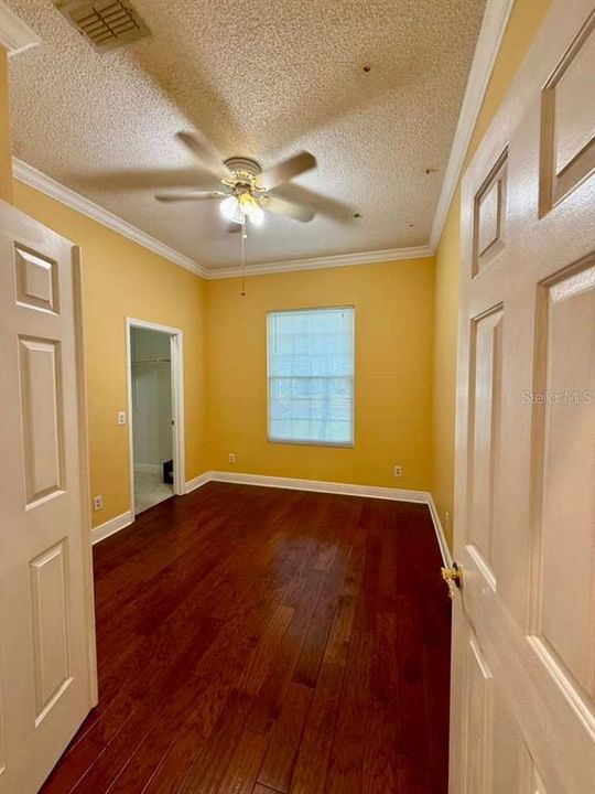 For Rent: $2,950 (4 beds, 2 baths, 1938 Square Feet)