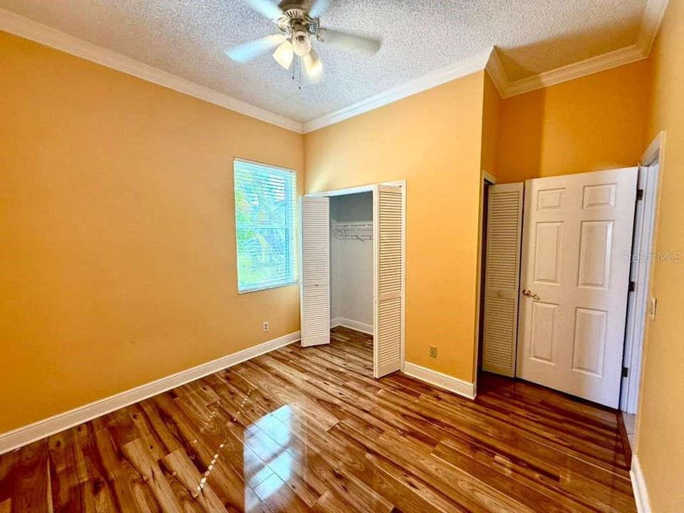 For Rent: $2,950 (4 beds, 2 baths, 1938 Square Feet)