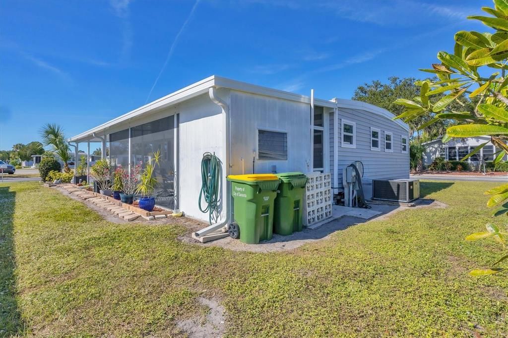 待售: $159,000 (2 贝兹, 2 浴室, 960 平方英尺)