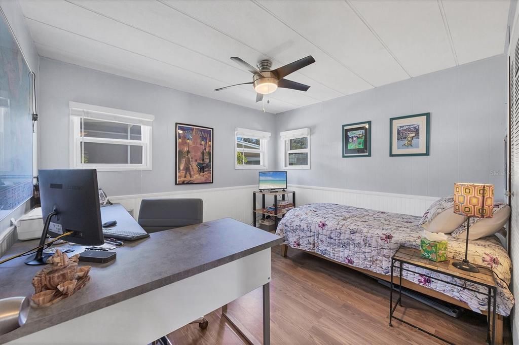 待售: $159,000 (2 贝兹, 2 浴室, 960 平方英尺)