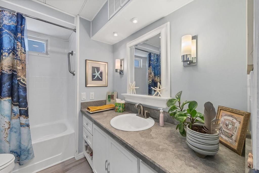 待售: $159,000 (2 贝兹, 2 浴室, 960 平方英尺)