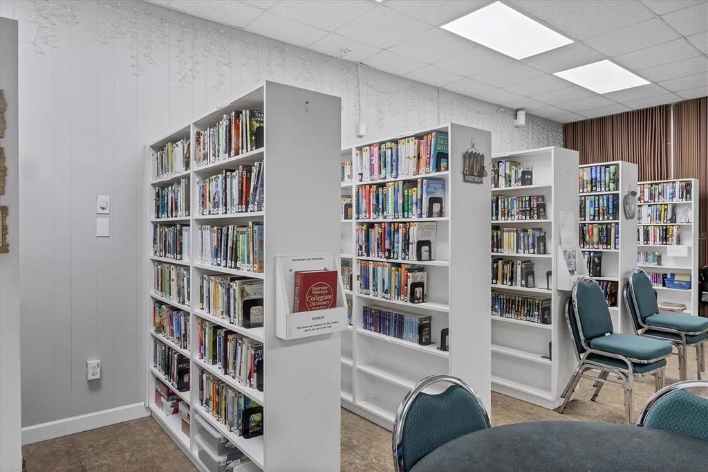 待售: $159,000 (2 贝兹, 2 浴室, 960 平方英尺)