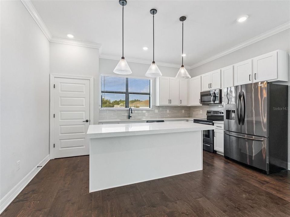 En Renta: $4,400 (4 camas, 3 baños, 2210 Pies cuadrados)