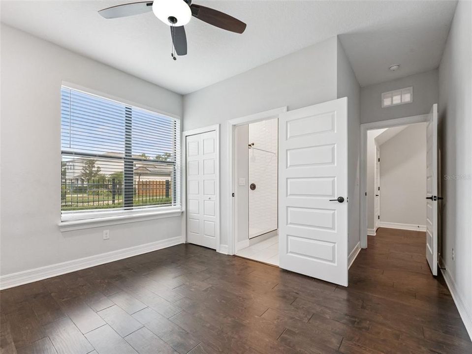 En Renta: $4,400 (4 camas, 3 baños, 2210 Pies cuadrados)