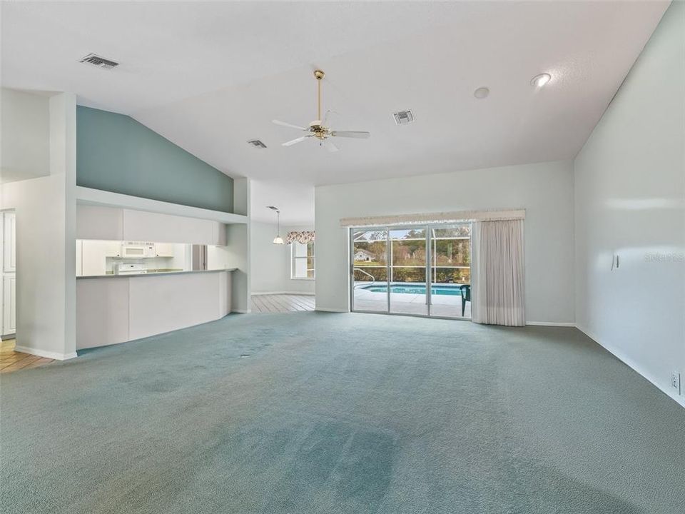 На продажу: $385,000 (3 спален, 2 ванн, 2196 Квадратных фут)