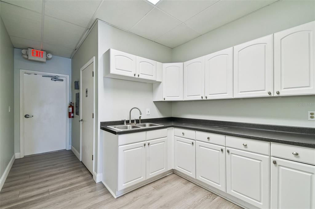 En Venta: $399,900 (0 camas, 0 baños, 1274 Pies cuadrados)