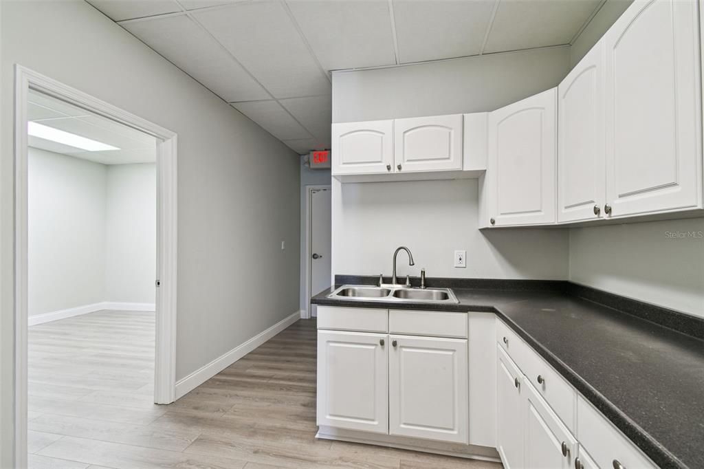 En Venta: $399,900 (0 camas, 0 baños, 1274 Pies cuadrados)